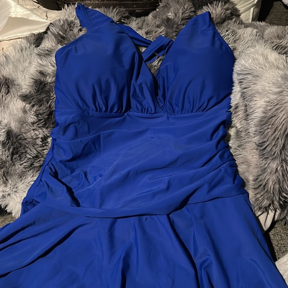 V Neck Swim Dresses with Shorts Back Crisscross - Picture 8 of 9